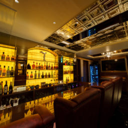 格調高い全面大理石のフロア